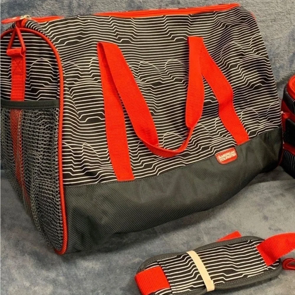 American Tourister vintage bnwt